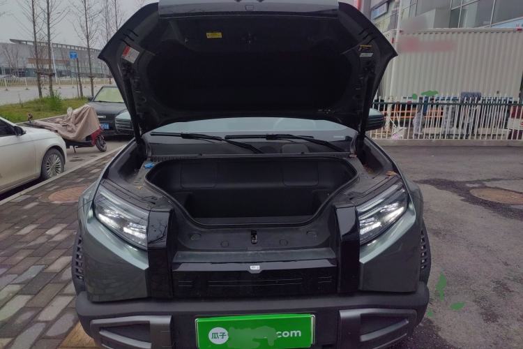 Used Formula Leopard Titanium 3 2025 501KM All-Wheel Drive Intelligent Driving Ultra Version Engine Bay