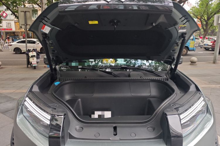 Used Formula Leopard Titanium 3 2025 501 km Four-Wheel Drive Drone Edition Engine Bay