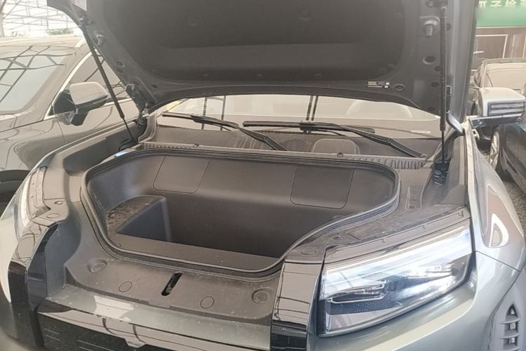 Used Formula Leopard Titanium 3 2025 501 km All-Wheel Drive Intelligent Driving Max Edition Engine Bay
