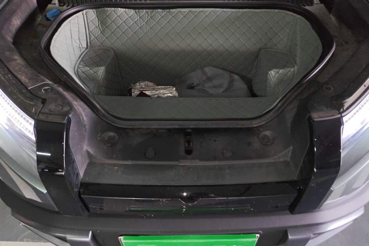 Used Formula Leopard Titanium 3 2025 501 km All-Wheel Drive Intelligent Driving Max Edition Engine Bay