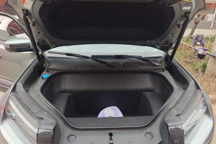 Used Formula Leopard Titanium 3 2025 501KM All-Wheel Drive Intelligent Driving Ultra Version Engine Bay