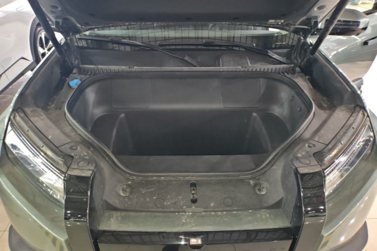 Used Formula Leopard Titanium 3 2025 501KM All-Wheel Drive Intelligent Driving Ultra Version Engine Bay
