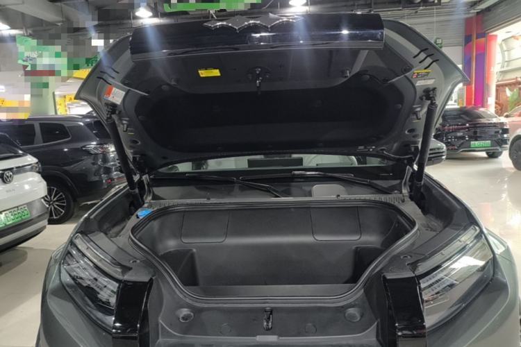 Used Formula Leopard Titanium 3 2025 501KM All-Wheel Drive Intelligent Driving Ultra Version Engine Bay