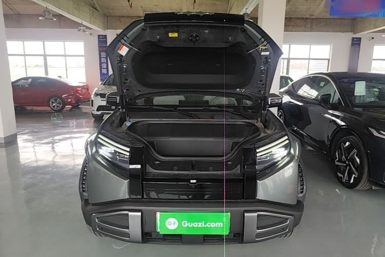 Used Formula Leopard Titanium 3 2025 501KM All-Wheel Drive Intelligent Driving Ultra Version Engine Bay