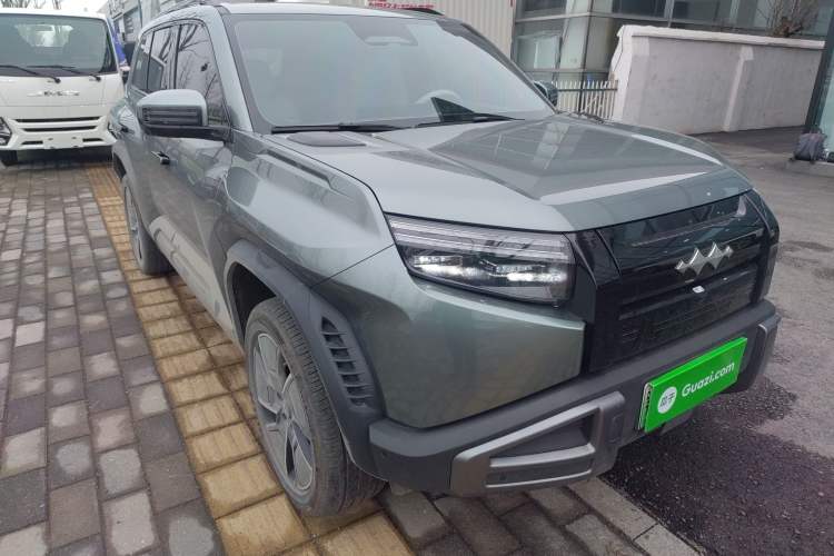 Used Formula Leopard Titanium 3 2025 501KM All-Wheel Drive Intelligent Driving Ultra Version Exterior 1