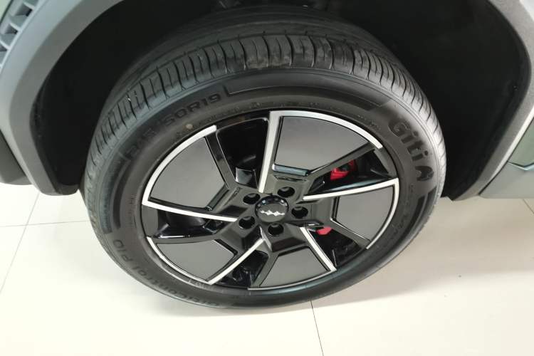 Used Formula Leopard Titanium 3 2025 501KM All-Wheel Drive Intelligent Driving Ultra Version Exterior 2