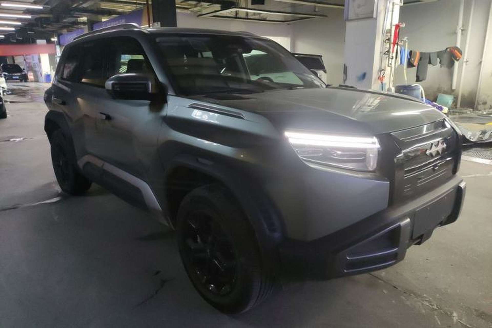 Used Formula Leopard Titanium 3 2025 501 km Range Rear-Wheel Drive Intelligent Driving Pro Version Exterior 2