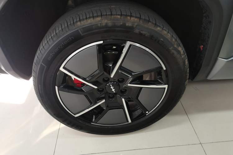 Used Formula Leopard Titanium 3 2025 501KM All-Wheel Drive Intelligent Driving Ultra Version Exterior 3