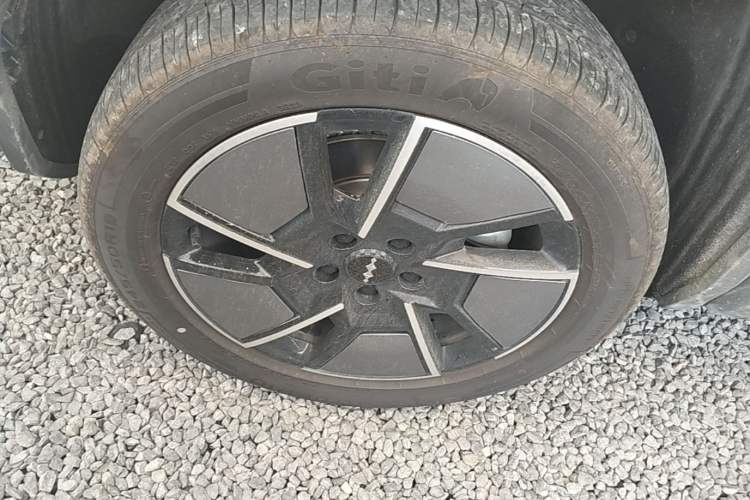 Used Formula Leopard Titanium 3 2025 501 km All-Wheel Drive Intelligent Driving Max Edition Exterior 4