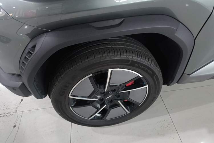 Used Formula Leopard Titanium 3 2025 501KM All-Wheel Drive Intelligent Driving Ultra Version Exterior 4