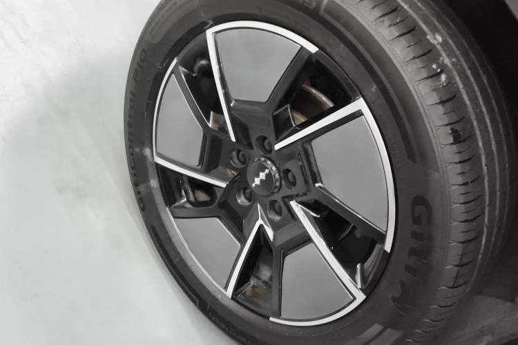 Used Formula Leopard Titanium 3 2025 501KM All-Wheel Drive Intelligent Driving Ultra Version Exterior 5