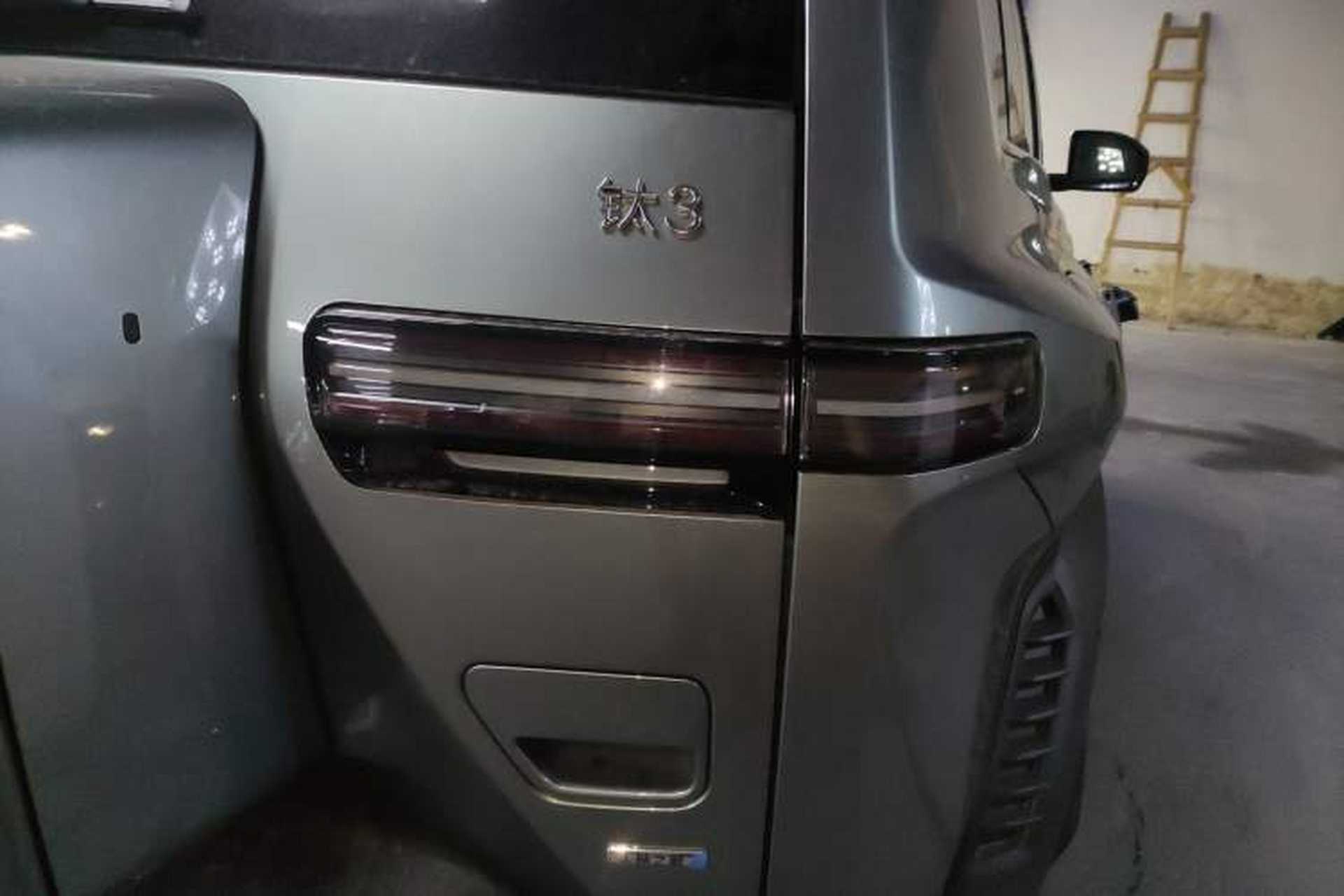 Used Formula Leopard Titanium 3 2025 501 km Range Rear-Wheel Drive Intelligent Driving Pro Version Exterior 6