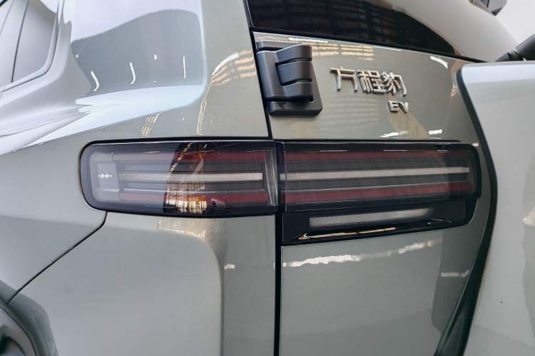 Used Formula Leopard Titanium 3 2025 501 km All-Wheel Drive Intelligent Driving Max Edition Exterior 8