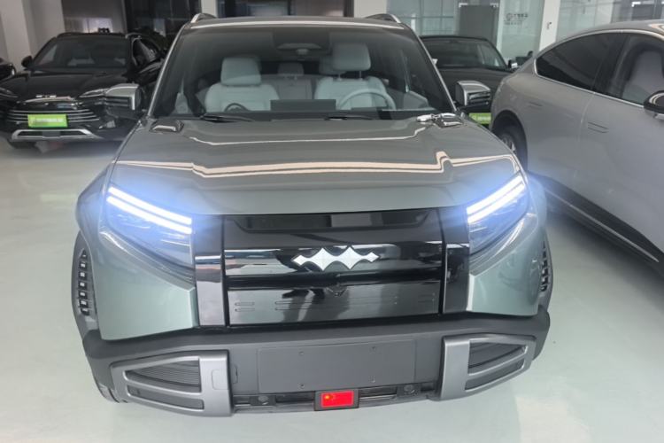 Used Formula Leopard Titanium 3 2025 501 km Range Rear-Wheel Drive Intelligent Driving Max Edition Front