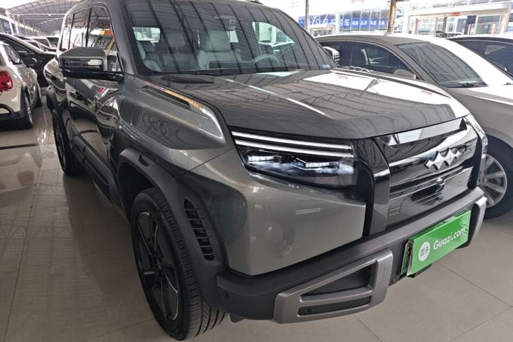 Used Formula Leopard Titanium 3 2025 501KM All-Wheel Drive Intelligent Driving Ultra Version Front Right 45 Deg