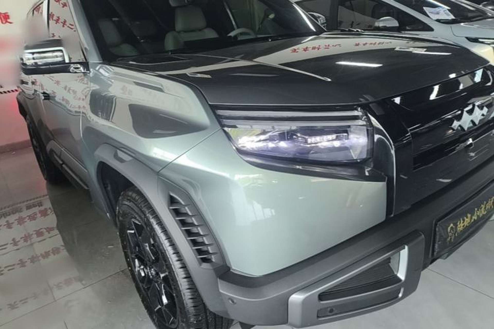 Used Formula Leopard Titanium 3 2025 501 km Range Rear-Wheel Drive Intelligent Driving Max Edition Front Right 45 Deg