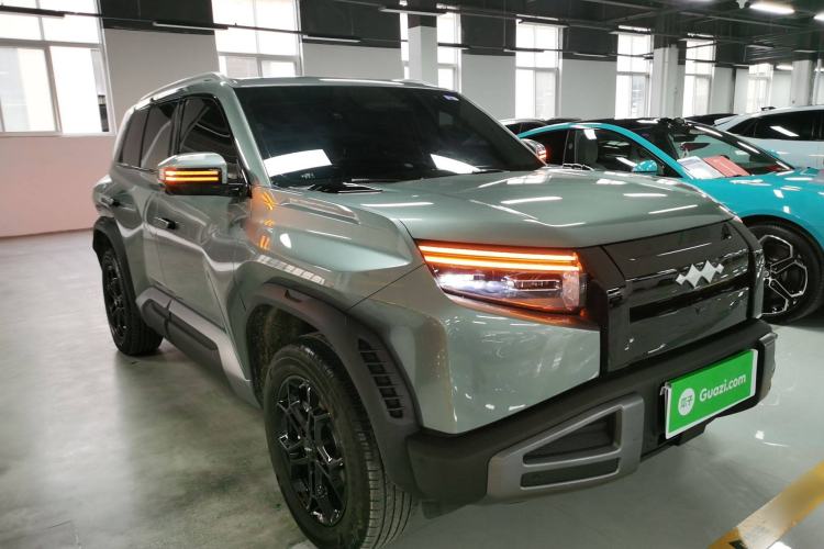 Used Formula Leopard Titanium 3 2025 501 km Range Rear-Wheel Drive Intelligent Driving Max Edition Front Right 45 Deg