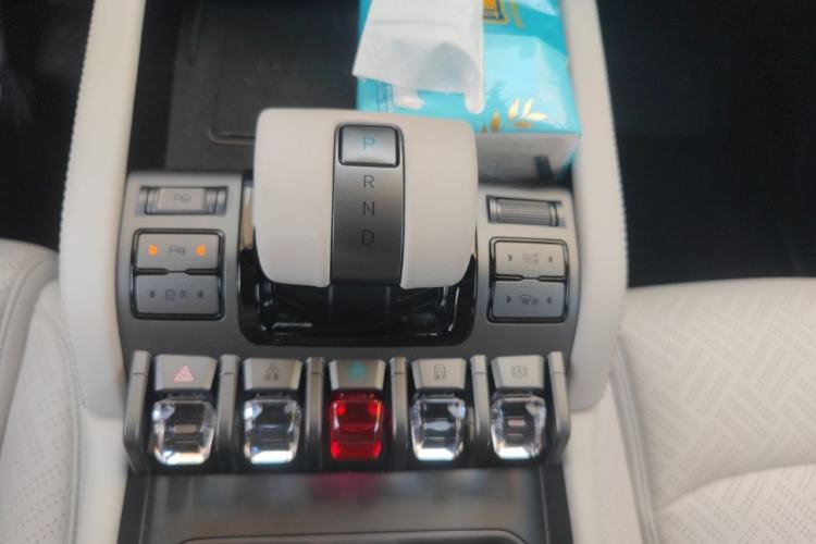 Used Formula Leopard Titanium 3 2025 501 km All-Wheel Drive Intelligent Driving Max Edition Gear Lever