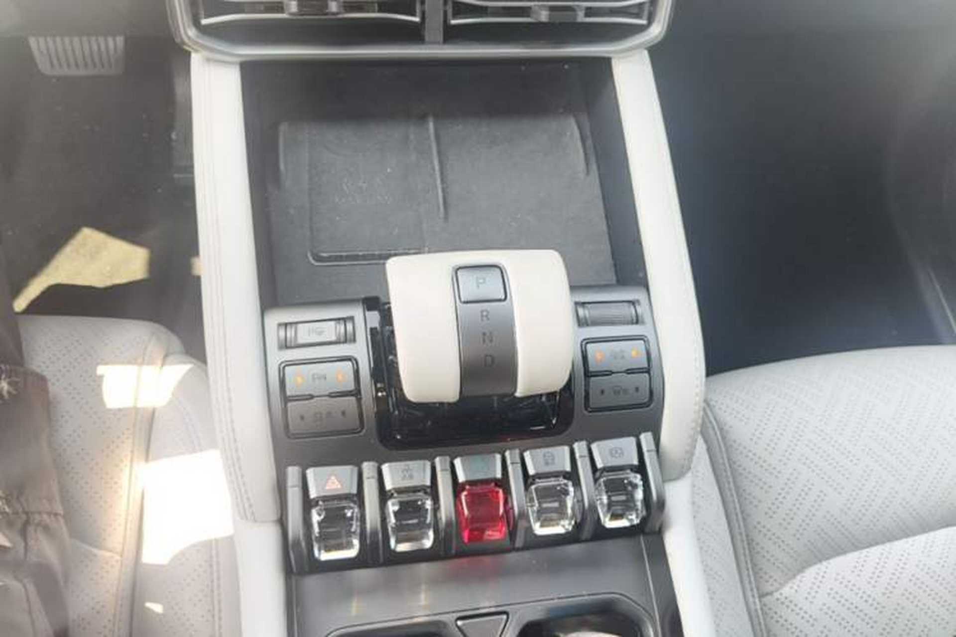 Used Formula Leopard Titanium 3 2025 501KM All-Wheel Drive Intelligent Driving Ultra Version Gear Lever