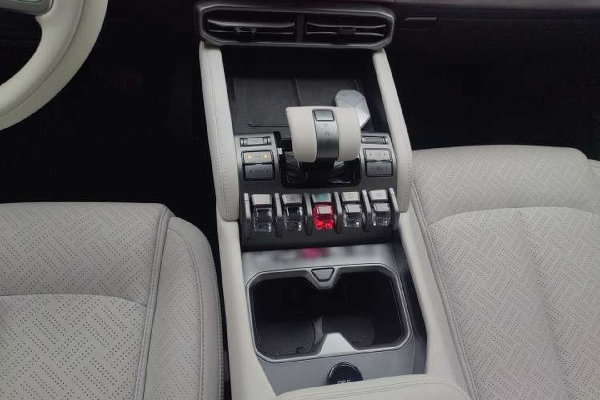 Used Formula Leopard Titanium 3 2025 501KM All-Wheel Drive Intelligent Driving Ultra Version Gear Lever