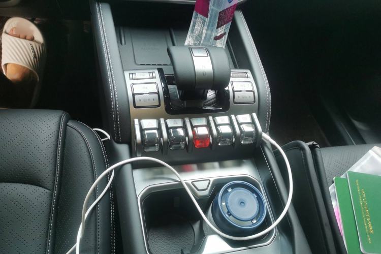 Used Formula Leopard Titanium 3 2025 501KM All-Wheel Drive Intelligent Driving Ultra Version Gear Lever