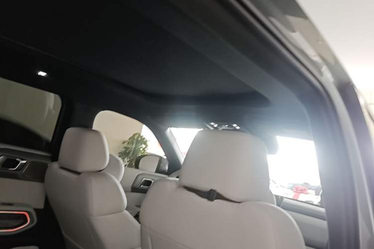 Used Formula Leopard Titanium 3 2025 501 km Range Rear-Wheel Drive Intelligent Driving Max Edition Headliner