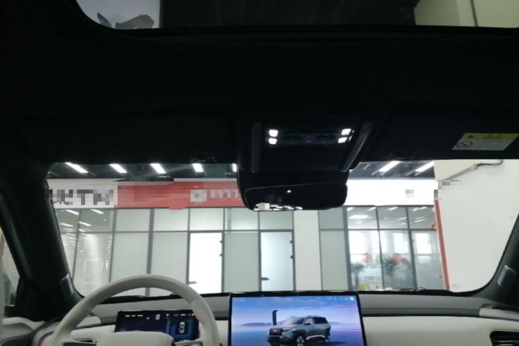 Used Formula Leopard Titanium 3 2025 501KM All-Wheel Drive Intelligent Driving Ultra Version Headliner