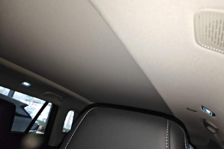 Used Formula Leopard Titanium 3 2025 501KM All-Wheel Drive Intelligent Driving Ultra Version Headliner