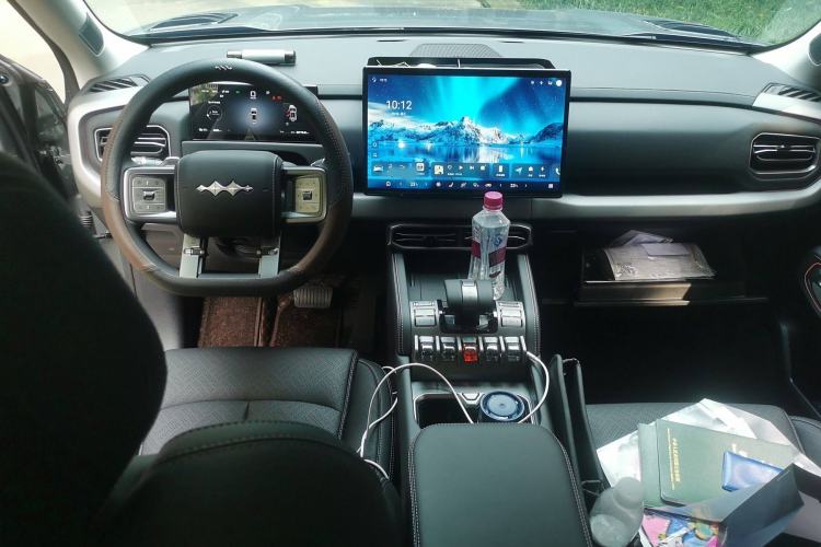 Used Formula Leopard Titanium 3 2025 501KM All-Wheel Drive Intelligent Driving Ultra Version Interior 2