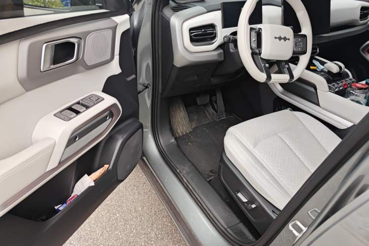 Used Formula Leopard Titanium 3 2025 501 km All-Wheel Drive Intelligent Driving Max Edition Interior 3