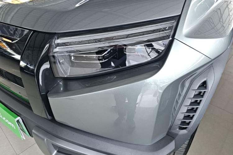 Used Formula Leopard Titanium 3 2025 501KM All-Wheel Drive Intelligent Driving Ultra Version Left Front Headlight
