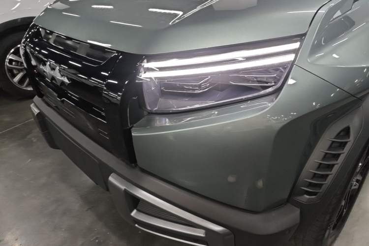 Used Formula Leopard Titanium 3 2025 501 km Range Rear-Wheel Drive Intelligent Driving Max Edition Left Front Headlight