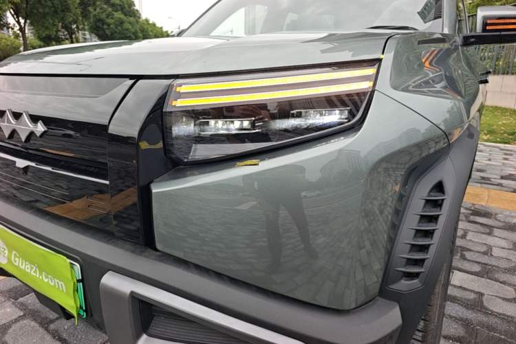 Used Formula Leopard Titanium 3 2025 501 km Range Rear-Wheel Drive Intelligent Driving Max Edition Left Front Headlight