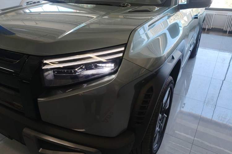 Used Formula Leopard Titanium 3 2025 501KM All-Wheel Drive Intelligent Driving Ultra Version Left Front Headlight