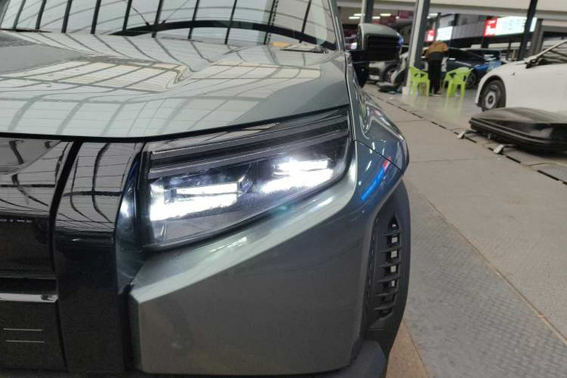 Used Formula Leopard Titanium 3 2025 501 km Range Rear-Wheel Drive Intelligent Driving Max Edition Left Front Headlight