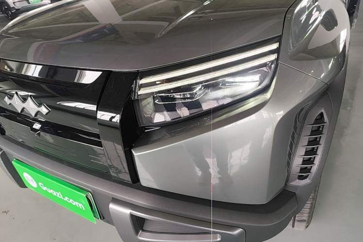 Used Formula Leopard Titanium 3 2025 501KM All-Wheel Drive Intelligent Driving Ultra Version Left Front Headlight