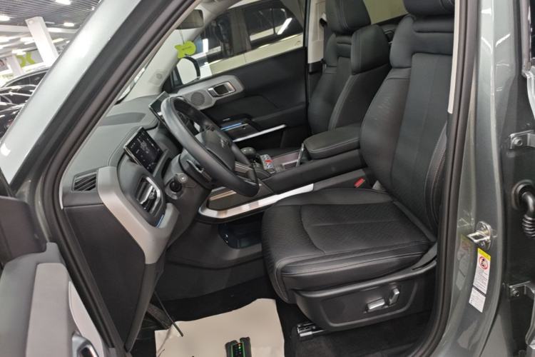 Used Formula Leopard Titanium 3 2025 501 km Range Rear-Wheel Drive Intelligent Driving Max Edition Left Front Seat