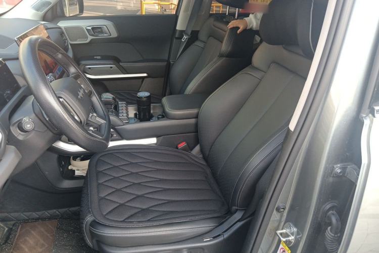 Used Formula Leopard Titanium 3 2025 501KM All-Wheel Drive Intelligent Driving Ultra Version Left Front Seat