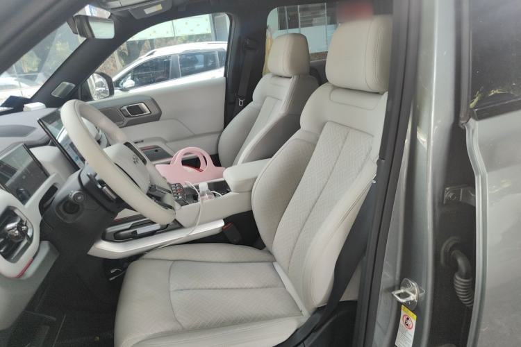 Used Formula Leopard Titanium 3 2025 501KM All-Wheel Drive Intelligent Driving Ultra Version Left Front Seat