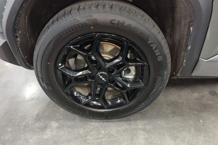 Used Formula Leopard Titanium 3 2025 501 km Range Rear-Wheel Drive Intelligent Driving Max Edition Left Front Wheel Hub