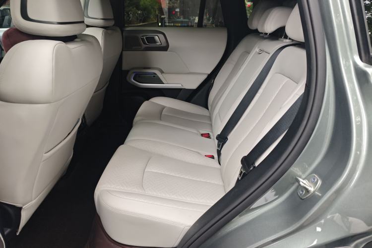 Used Formula Leopard Titanium 3 2025 501 km Four-Wheel Drive Drone Edition Left Rear Seat