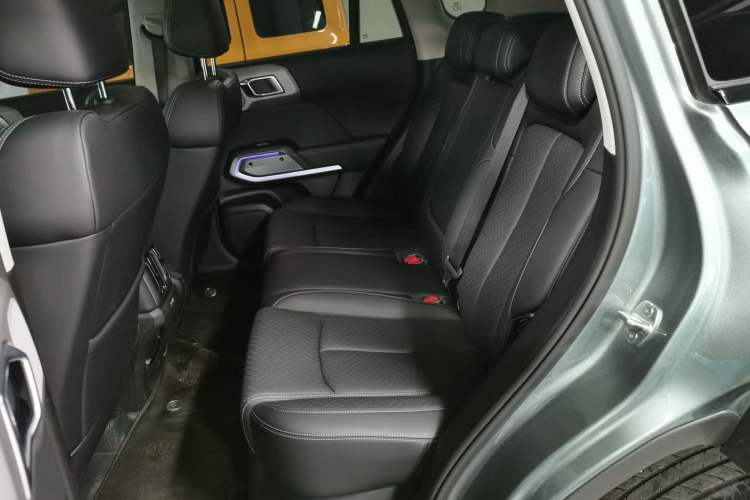 Used Formula Leopard Titanium 3 2025 501 km Range Rear-Wheel Drive Intelligent Driving Max Edition Left Rear Seat