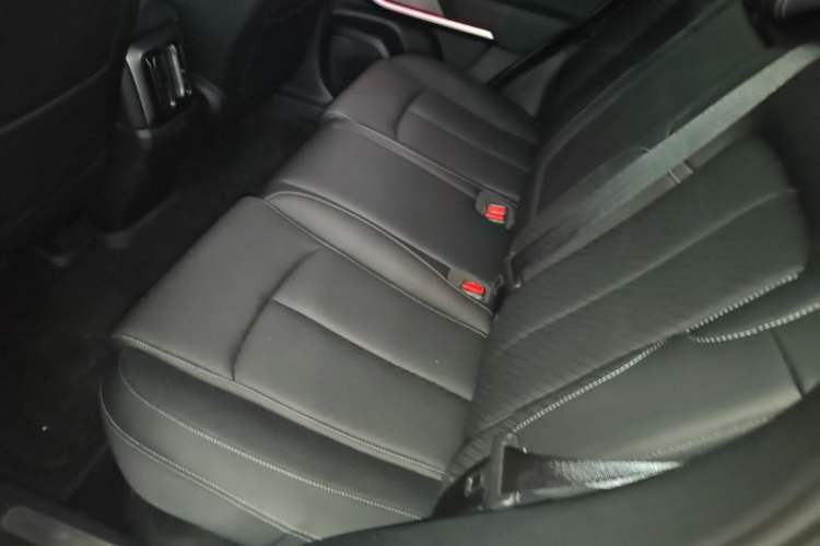 Used Formula Leopard Titanium 3 2025 501KM All-Wheel Drive Intelligent Driving Ultra Version Left Rear Seat