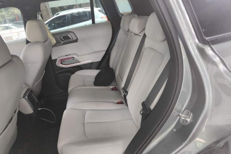 Used Formula Leopard Titanium 3 2025 501KM All-Wheel Drive Intelligent Driving Ultra Version Left Rear Seat