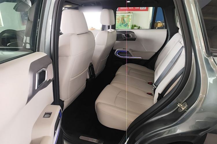 Used Formula Leopard Titanium 3 2025 501KM All-Wheel Drive Intelligent Driving Ultra Version Left Rear Seat