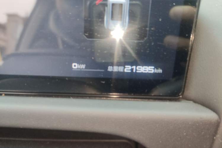 Used Formula Leopard Titanium 3 2025 501KM All-Wheel Drive Intelligent Driving Ultra Version Odometer Close Up