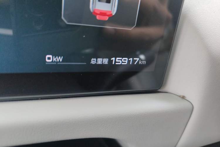 Used Formula Leopard Titanium 3 2025 501KM All-Wheel Drive Intelligent Driving Ultra Version Odometer Close Up