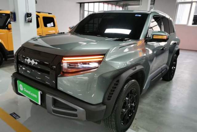 Used Formula Leopard Titanium 3 2025 501 km Range Rear-Wheel Drive Intelligent Driving Max Edition