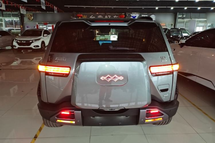 Used Formula Leopard Titanium 3 2025 501KM All-Wheel Drive Intelligent Driving Ultra Version Rear