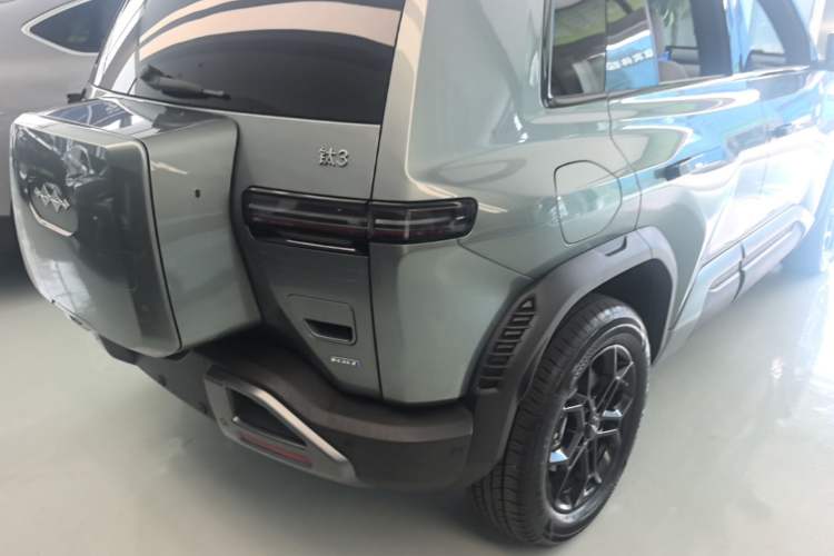 Used Formula Leopard Titanium 3 2025 501 km Range Rear-Wheel Drive Intelligent Driving Max Edition Rear Right 45 Deg